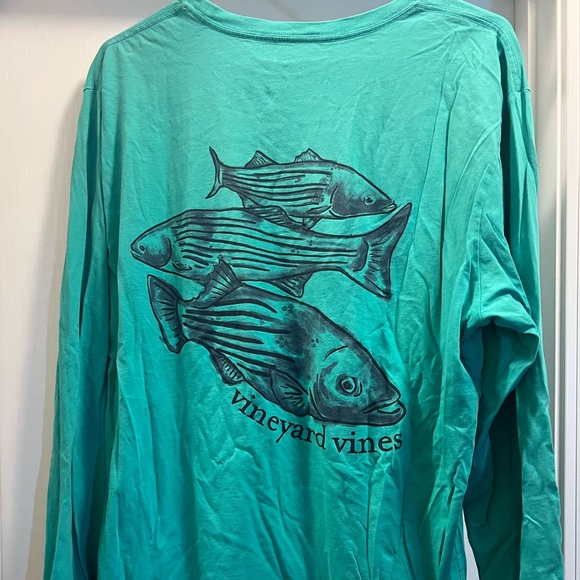 Medium Vineyard Vines tshirt - Picture 2 of 2